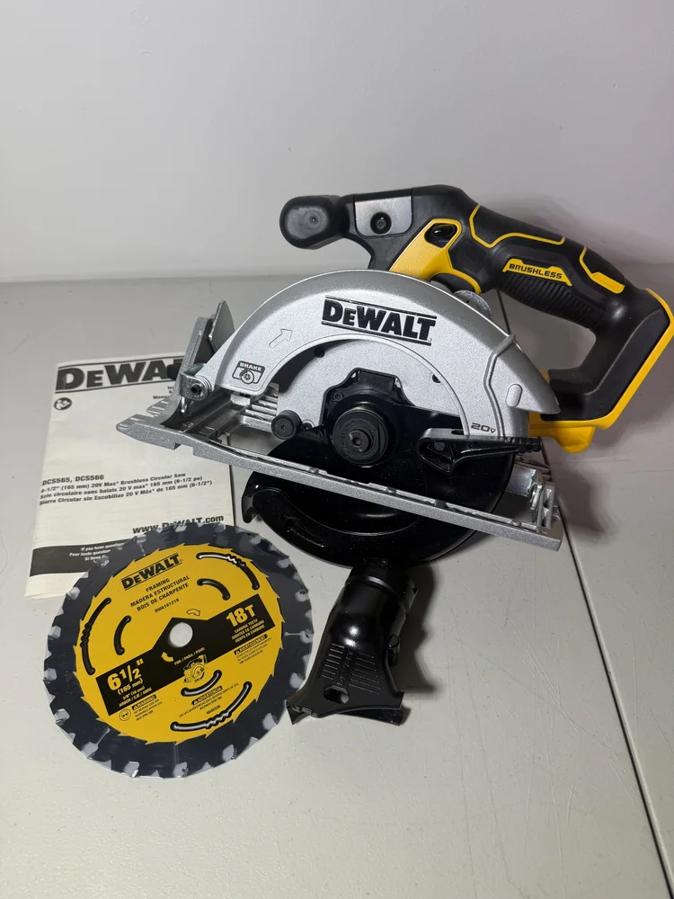 DEWALT DCS565B 20V MAX 6-1/2" Brushless Cordless Circular Saw - Image 12