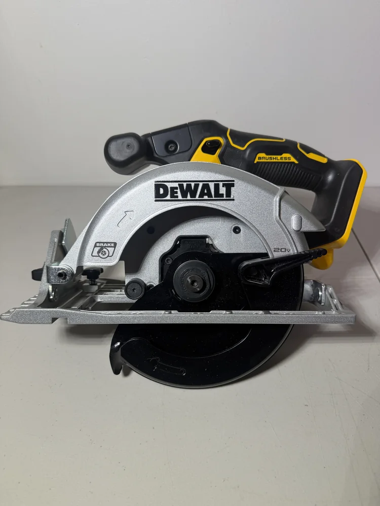 DEWALT DCS565B 20V MAX 6-1/2" Brushless Cordless Circular Saw - Image 13