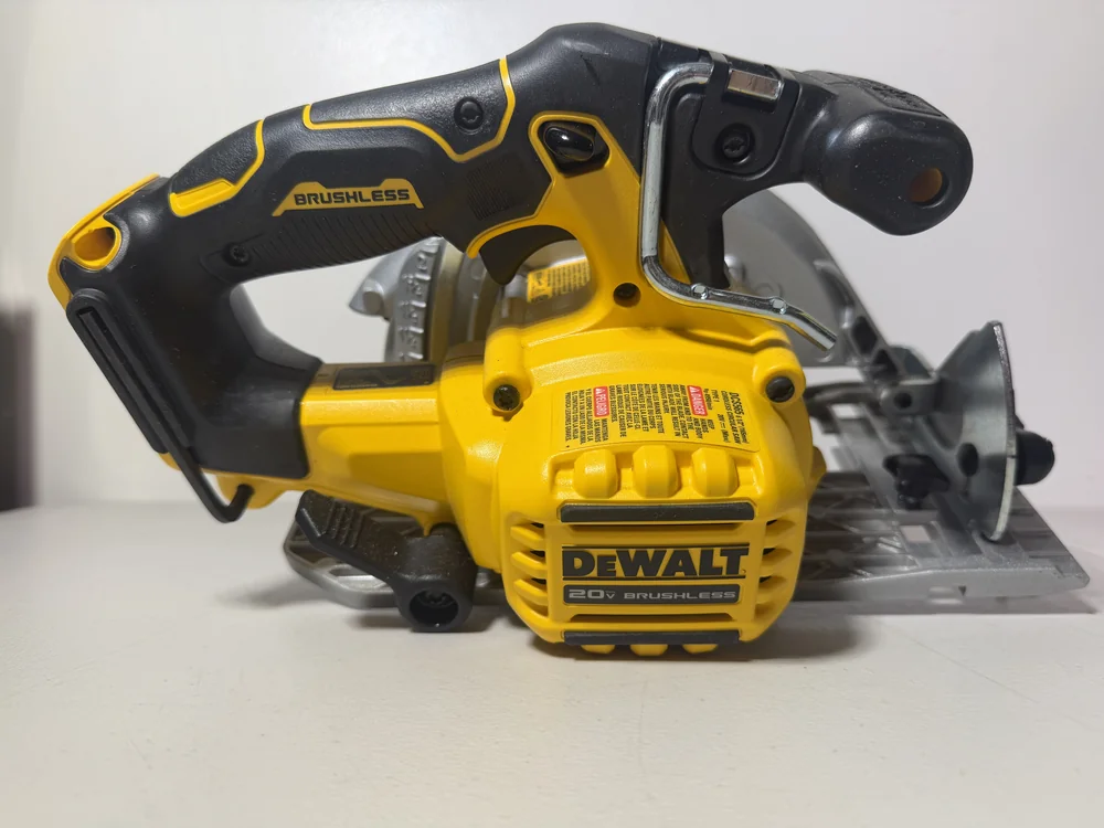DEWALT DCS565B 20V MAX 6-1/2" Brushless Cordless Circular Saw - Image 16