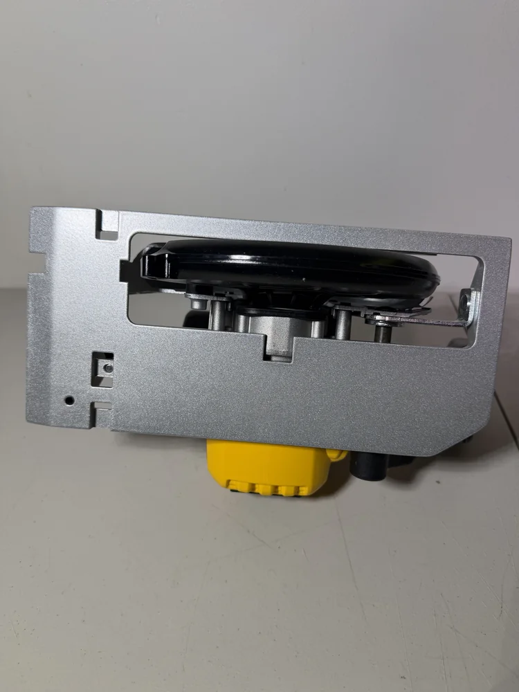 DEWALT DCS565B 20V MAX 6-1/2" Brushless Cordless Circular Saw - Image 2