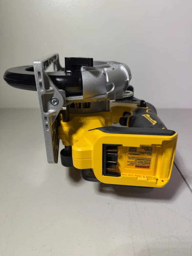 DEWALT DCS565B 20V MAX 6-1/2" Brushless Cordless Circular Saw - Image 3